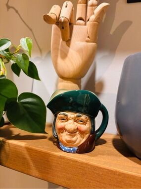 Royal Doulton Toby Philpots Mini Character Mug – Like New